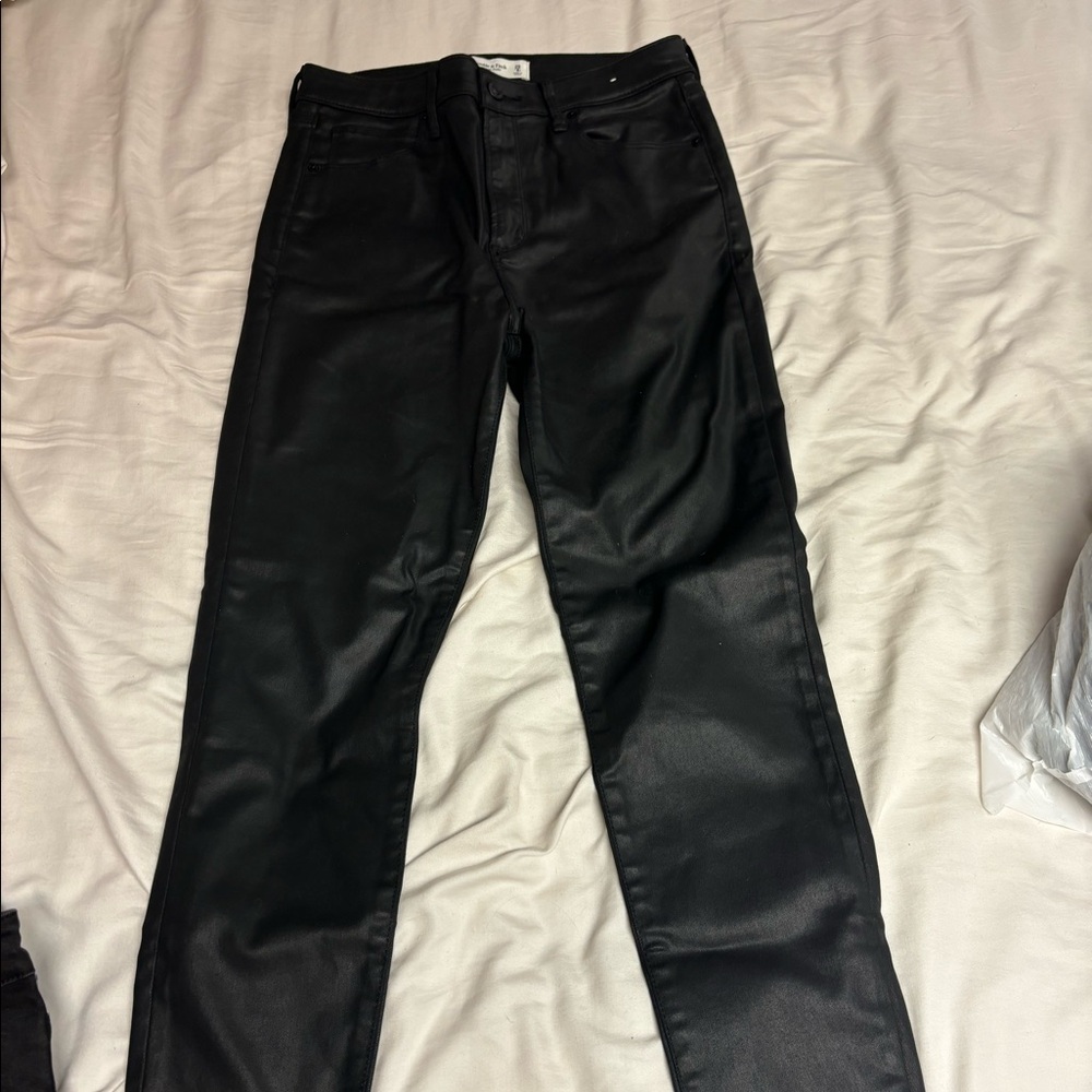 Black skinny jeans